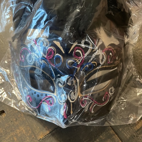 Masquerade Black & Silver Halloween Mask - Picture 2 of 7